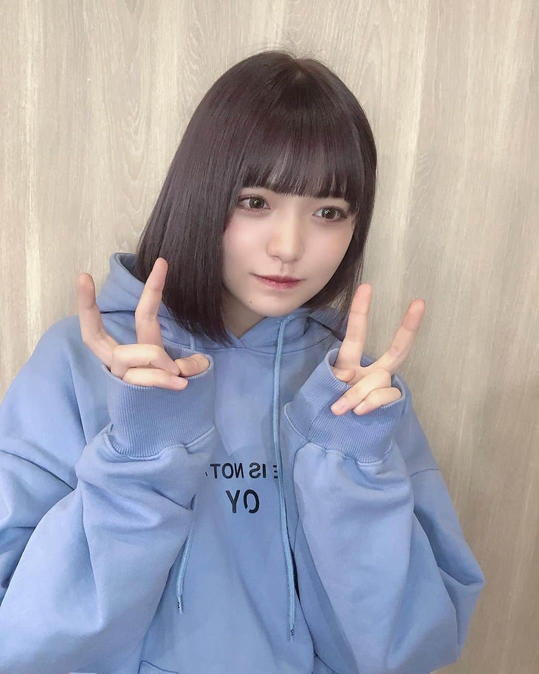 岩崎春果（るちゃまる）のインスタグラム：「. あんじゅさん （ @lapis_anju ）の所でカラーとカクテルトリートメントしてもらった🌱 ありがとうございました( ᐡ. ̫ .ᐡ )」