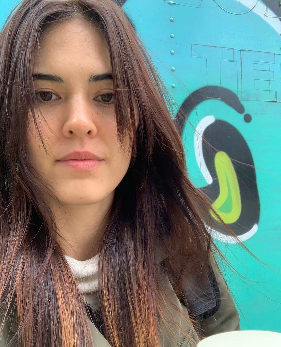 プリシラ・アーンのインスタグラム：「Thank you all for checking out my new single "You Make The World A Better Place". Over 100K streams in its first week!  I couldn't be more surprised and thankful for all of you!  I have more to share...but I'll save that for another post.  xoxo ❤️✨🌈✨⁠ ⁠ Sorry for my serious face pic....I really don't have the selfie thing down yet.  Once again, I'm old. 👵🏼」