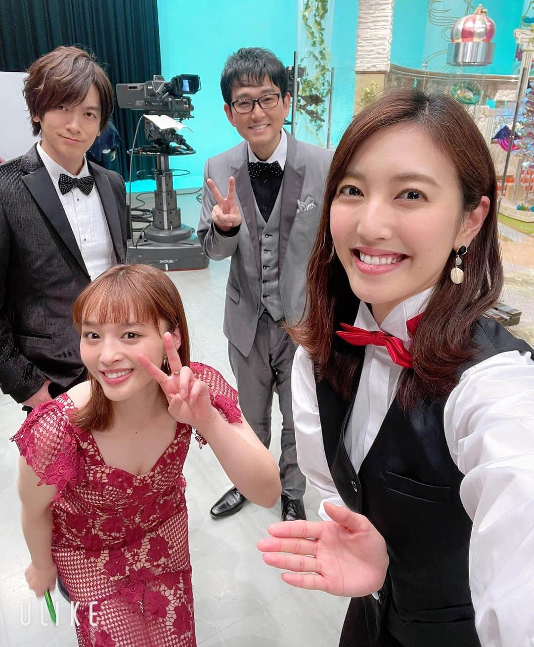 小澤陽子さんのインスタグラム写真 - (小澤陽子Instagram)「𝚊𝚝 𝚠𝚘𝚛𝚔☻  土曜夜は！ 25:15〜 馬好王国🐴🏰🌹  こちらは、 先週・先々週の馬好王国で お借りした衣装です👗✴︎  今夜はどんな企画でしょうか、、！？🤭✨  #ディーラー風 #久々こんな短いスカート履いたなぁ #衣装 #フジテレビ #８ちゃんねる #馬好王国 #僕が愛したオンナたち🐴 #本日の髪型と衣装🌸」2月6日 23時22分 - yoko.ozawa729