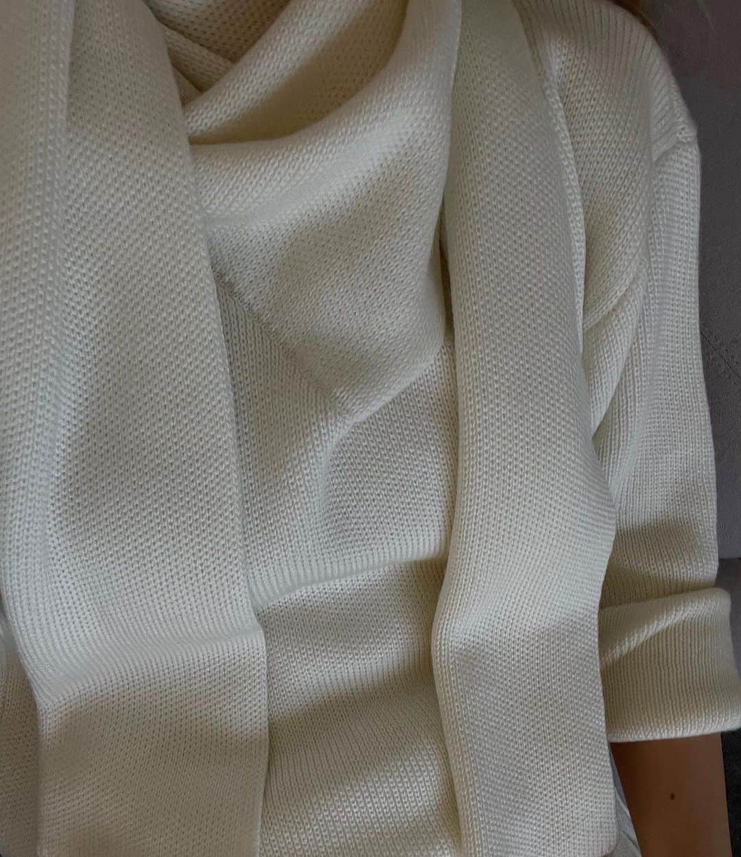 Mathilde Goehlerのインスタグラム：「Layering 🤍」