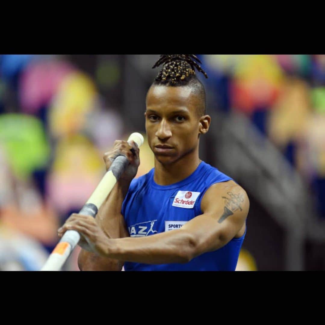 ラファエル・ホルツデッペのインスタグラム：「After returning from @istaf_indoor in Berlin, Coach and I decided to call it a day to this indoor season. My body felt perfect throughout this indoor season but my mind just needs some time to rest. Last couple of months have been a lot for me and now I‘m taking my time to prepare for Tokyo!   The path we took was right and I need to keep up the good work the months ahead. I‘ll be ready to hit it hard outdoors 👌🏾  @sporthilferlp  @sporthilfe @schroeder_fleischwaren @lazzweibruecken」
