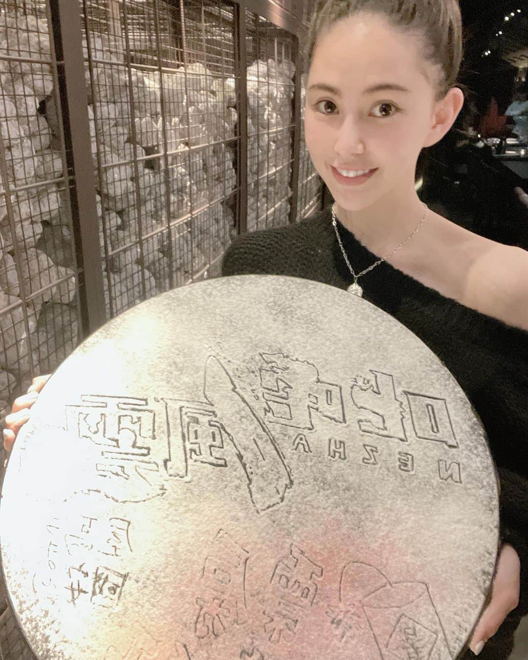 ハンナ・クインリヴァンのインスタグラム：「過年記得帶家人去看#叱咤風雲唷！  #新的一年祝大家叱咤風雲 #謝謝屋馬國安店每次來都有驚喜 @nezha_868  @alan_kuoyoluan  @tsaoyuning  @van__fan  @jemchenn  @kaokaokaotsao」