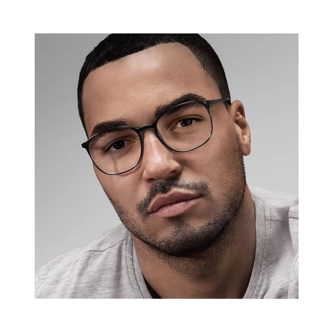 シルエットのインスタグラム：「SPX illusion frames the mood you want to present, wherever you are, whoever you're with. Featuring: SPX Illusion 2935⠀ .⁠⠀ .⁠⠀ .⁠⠀ #silhouetteeyewear #tryitwearitloveit #eyeweardesign #luxuryeyewear #fashioneyewear #opticalframes」