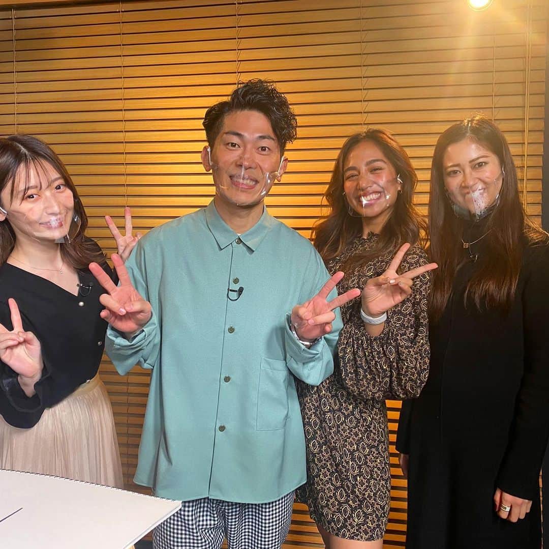 Megha Shrestha のインスタグラム：「Thank you so much for watching 🤍 #ジェラシーの女王 「世相や流行を“ジェラシー”で切り取るトークバラエティー番組」 出演させてもらいました🙈✨  普段見れない @yazaoi の姿も見れたしドッキリ大成功で満足満足ですぅ〜😂 年末の撮影だったけど、スタッフの皆さんも、司会の @hirohisaota 協力してくれはった、 @kintan_official 恵比寿店の皆さんもありがとございました🙈💕💕  本当にドキドキワクワクの時間幸せいっぱいでした😂❤️  アプリのティーバーでまだ番組見れるのでこの機会に🙈是非見てくださいね✨蒼の本性見れますよ😂😂  4枚めの写真は、撮影後　 Taken by @takuruyz__ 😂💕」