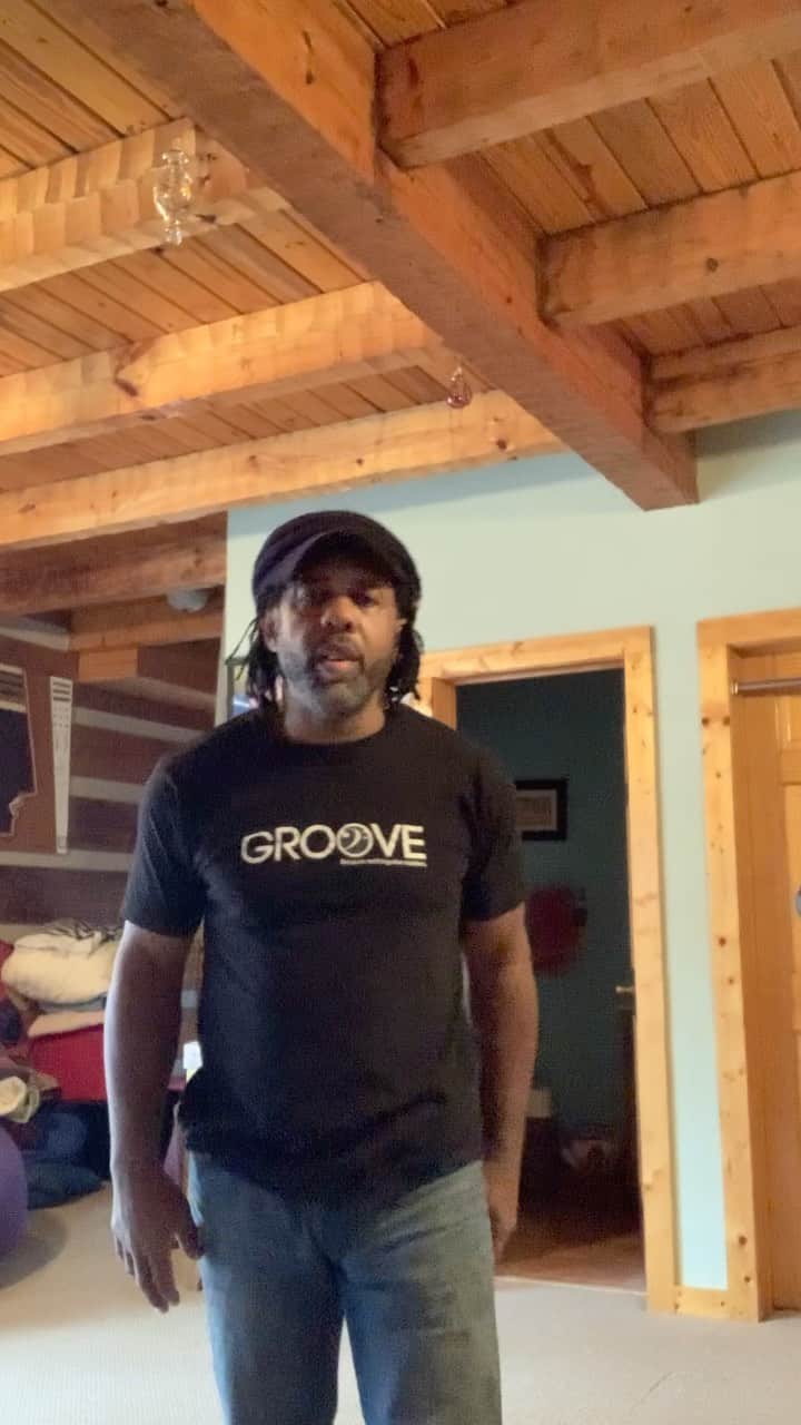 ヴィクター・ウッテンのインスタグラム：「POWERHOUSE ARENA (Brooklyn NY) *Victor in conversation with Roots Bassist Mark Kelly from The Tonight Show with Jimmy Fallon  6:00 PM CT (7pm Eastern in Brooklyn)  Register Here: https://www.eventbrite.com/e/virtual-book-launch-the-spirit-of-music-by-victor-wooten-tickets-137619197725」