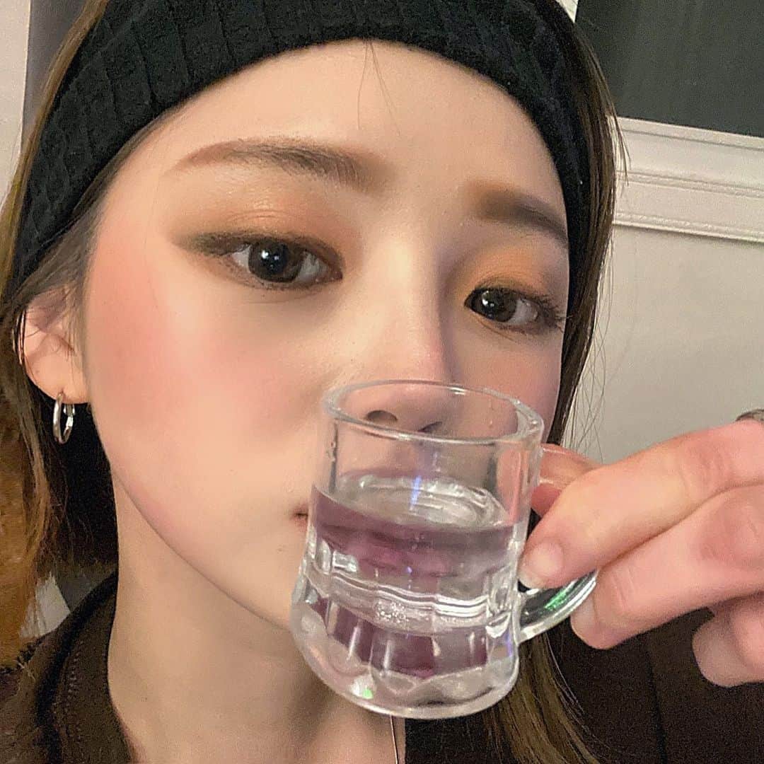 Yoonbitnaのインスタグラム：「쭈욱~」