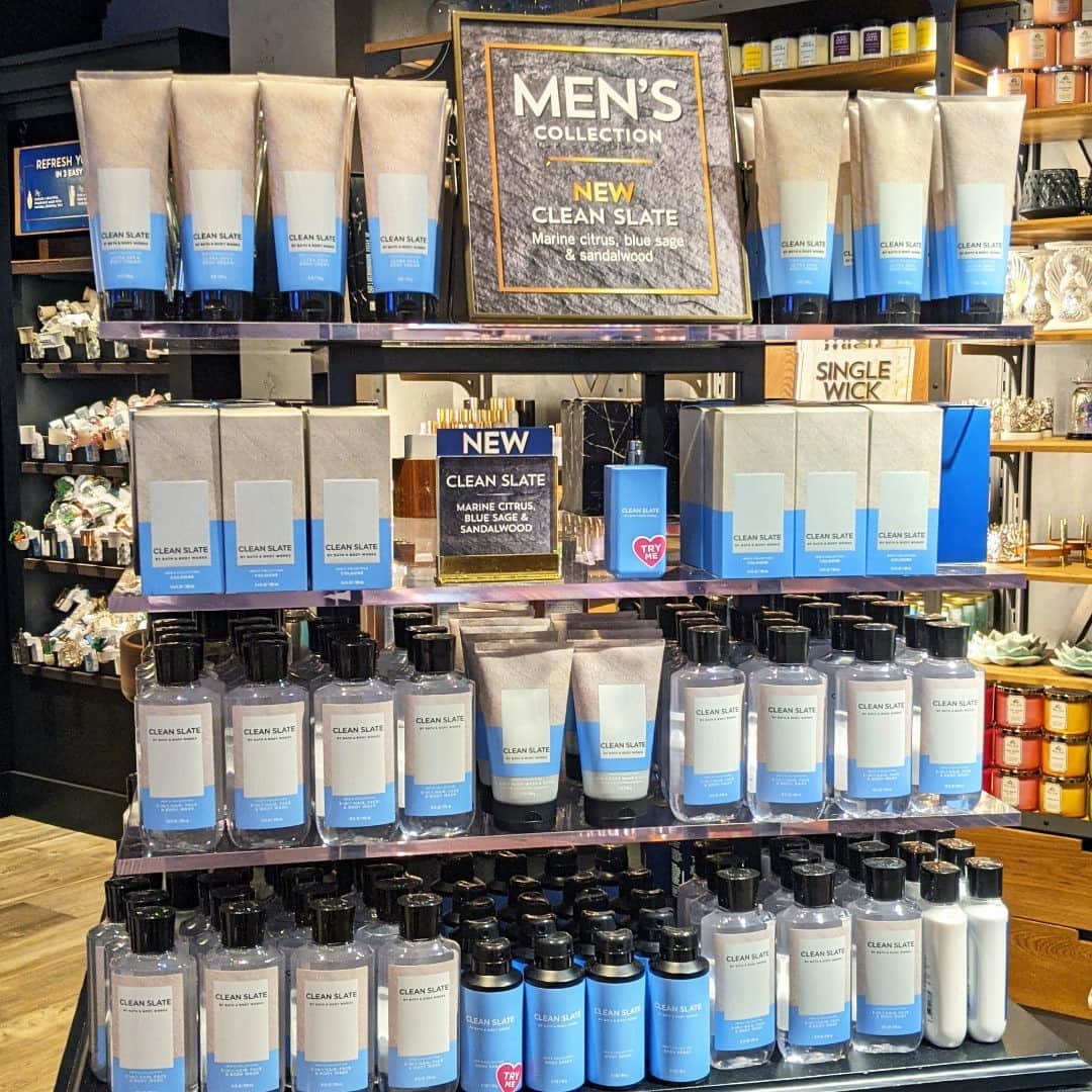 Bath & Body Worksさんのインスタグラム写真 - (Bath & Body WorksInstagram)「This Saturday is for the boys! Leave a 💙 if someone special will be smelling like NEW Clean Slate!」2月7日 0時00分 - bathandbodyworks