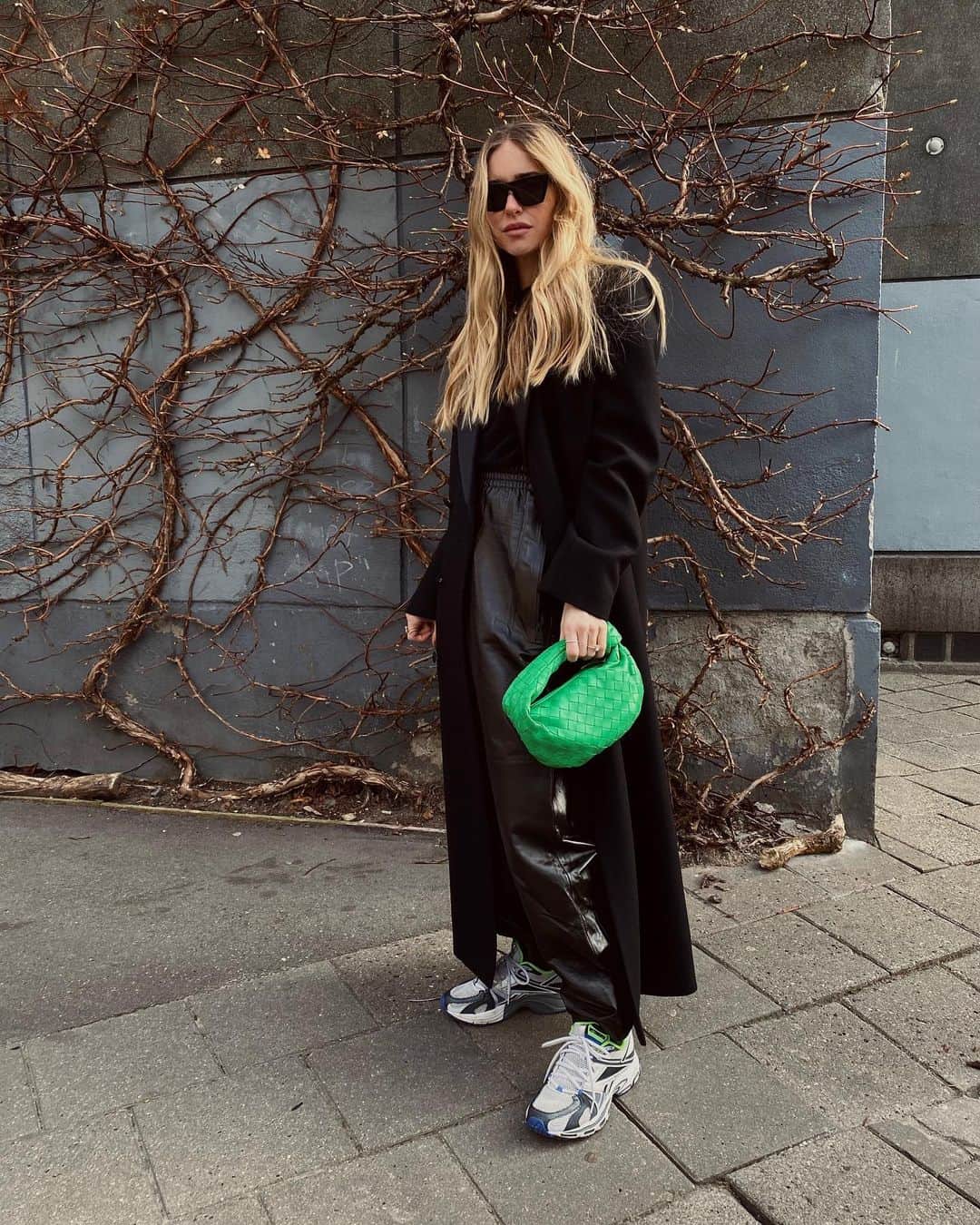 ペニーレ・タイスベックのインスタグラム：「Wearing something different from sweats for once🙈💚」