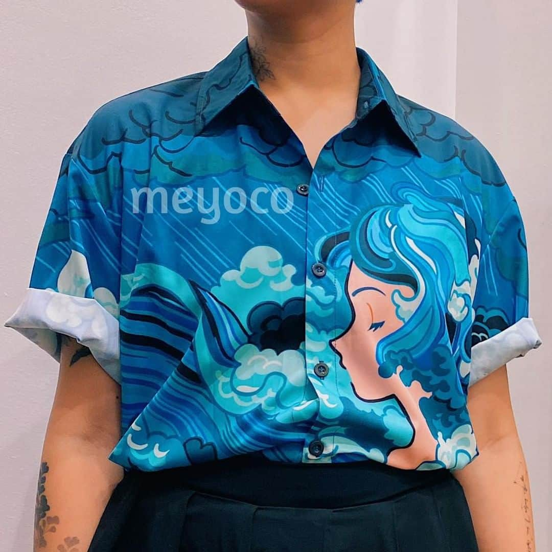 meyocoさんのインスタグラム写真 - (meyocoInstagram)「Forest Girl and Ocean Girl button ups are still available from my apparel store! 🌲🌳 Link in bio! 🌊☔️」2月7日 0時05分 - meyoco