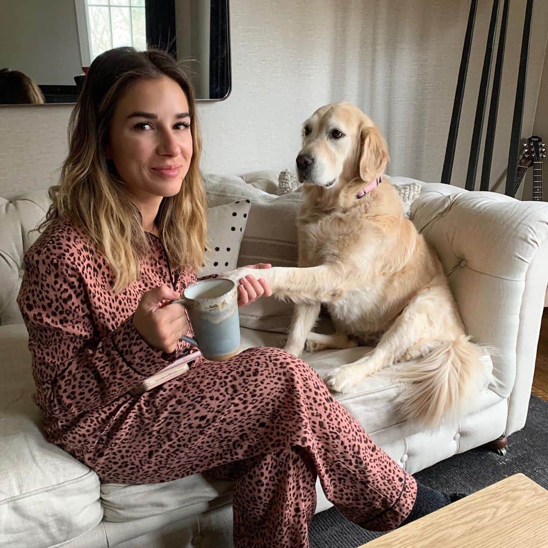 のインスタグラム：「Morning coffee with our Jenny! She’s notorious for staring thru your soul and repeatedly pawing you until she gets what you want! 🐶」