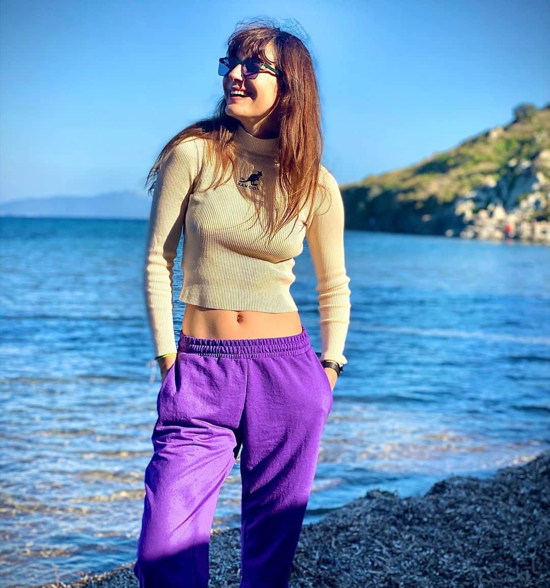 Sedef Avciのインスタグラム：「Şubat ayında olduğumuzdan emin miyiz ?🤔」