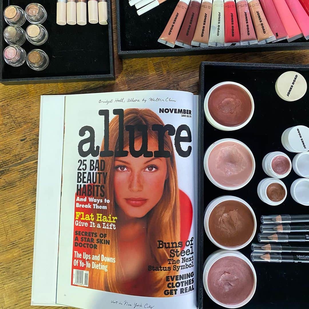 ボビー・ブラウンのインスタグラム：「So grateful to @heymichellelee @allure @jbailly for the extremely beautifully written article. Thank you to #brigittehall for the permission to post my fav cover. Was epic to show freckles back then ❤️ shot by my once partner @walterechin Head over to allure.com or head into my stories and swipe up」