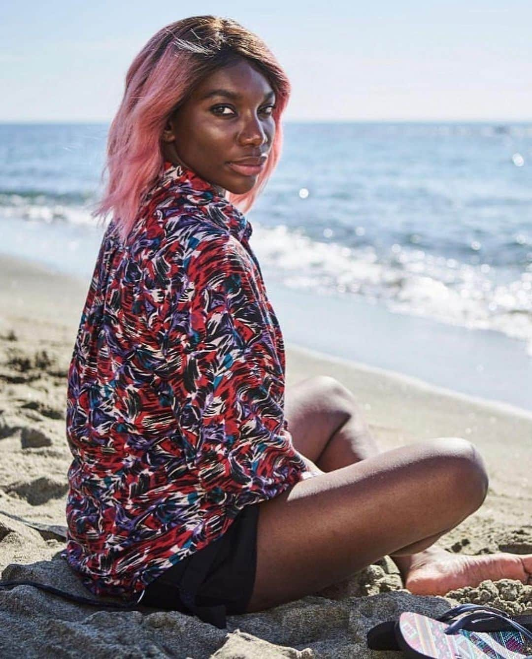 ルピタ・ニョンゴさんのインスタグラム写真 - (ルピタ・ニョンゴInstagram)「Repost from @okayafrica:   “this is a Michaela Coel appreciation post. 🤎  ‘I May Destroy You’ may not have been acknowledged with a Golden Globe nomination yesterday but that doesn’t take away from the show’s impact one bit.   Michaela Coel knows how to tell her story her way. ‘I May Destroy You’ doubles down on that creative impulse, validating not only her story, but those of others to come. And she has been widely recognized and celebrated for it on both sides of the pond. 👏🏿” - Via @okayafrica   📸: @christinaebenezer_, @ekuaking, @tomcraig, @lauramccluskey   #michaelacoel #imaydestroyyou」2月7日 0時23分 - lupitanyongo