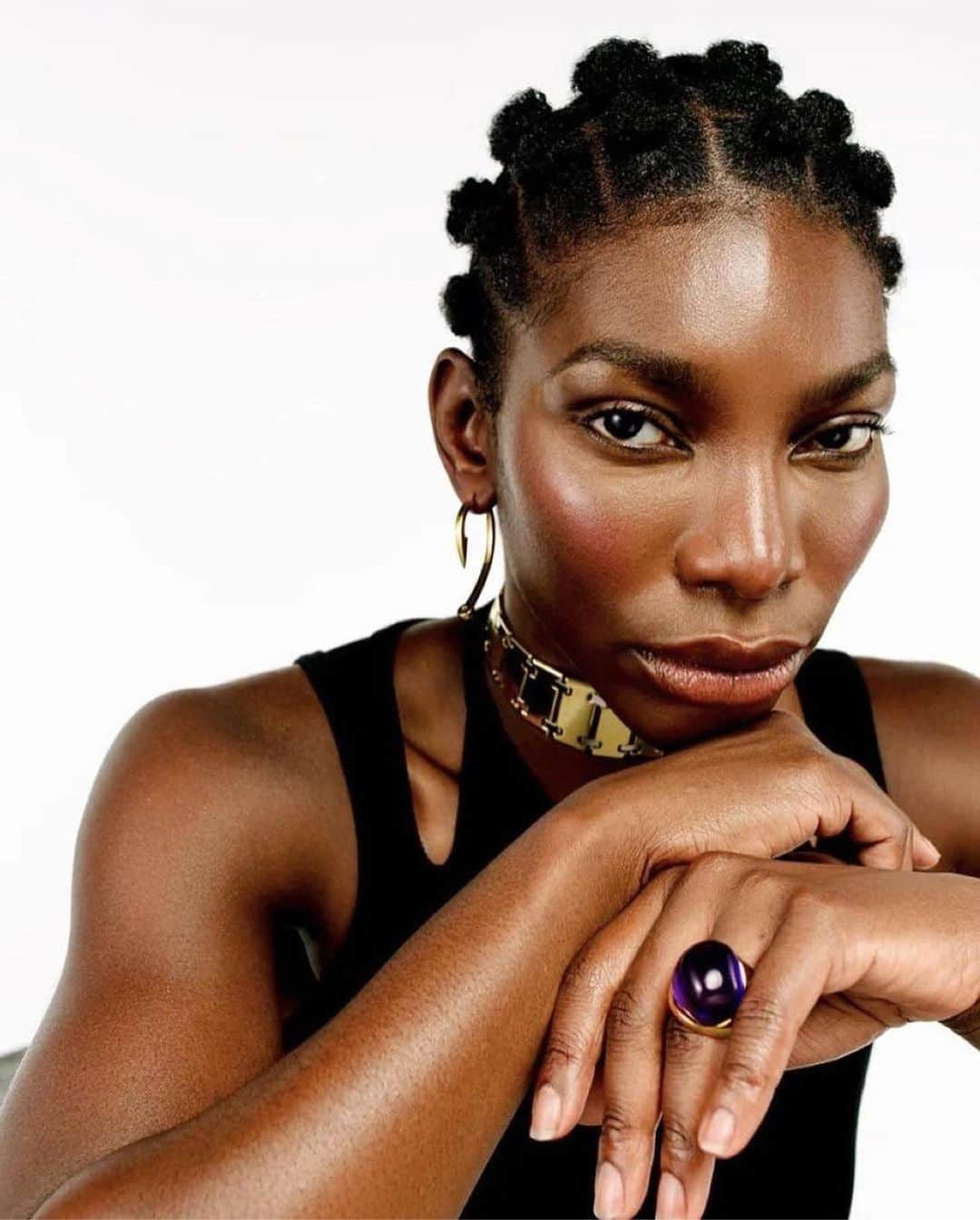 ルピタ・ニョンゴのインスタグラム：「Repost from @okayafrica:   “this is a Michaela Coel appreciation post. 🤎  ‘I May Destroy You’ may not have been acknowledged with a Golden Globe nomination yesterday but that doesn’t take away from the show’s impact one bit.   Michaela Coel knows how to tell her story her way. ‘I May Destroy You’ doubles down on that creative impulse, validating not only her story, but those of others to come. And she has been widely recognized and celebrated for it on both sides of the pond. 👏🏿” - Via @okayafrica   📸: @christinaebenezer_, @ekuaking, @tomcraig, @lauramccluskey   #michaelacoel #imaydestroyyou」