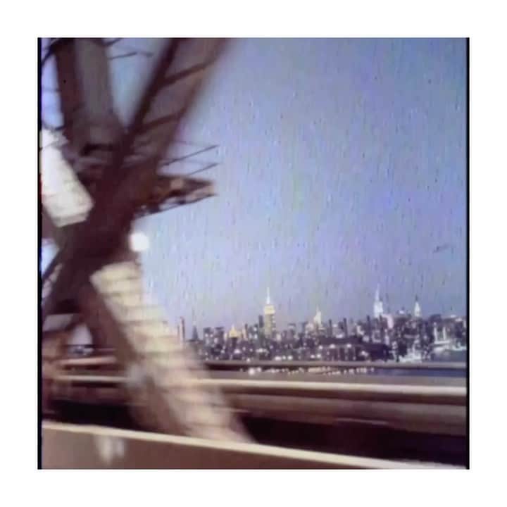 のインスタグラム：「Home, James」