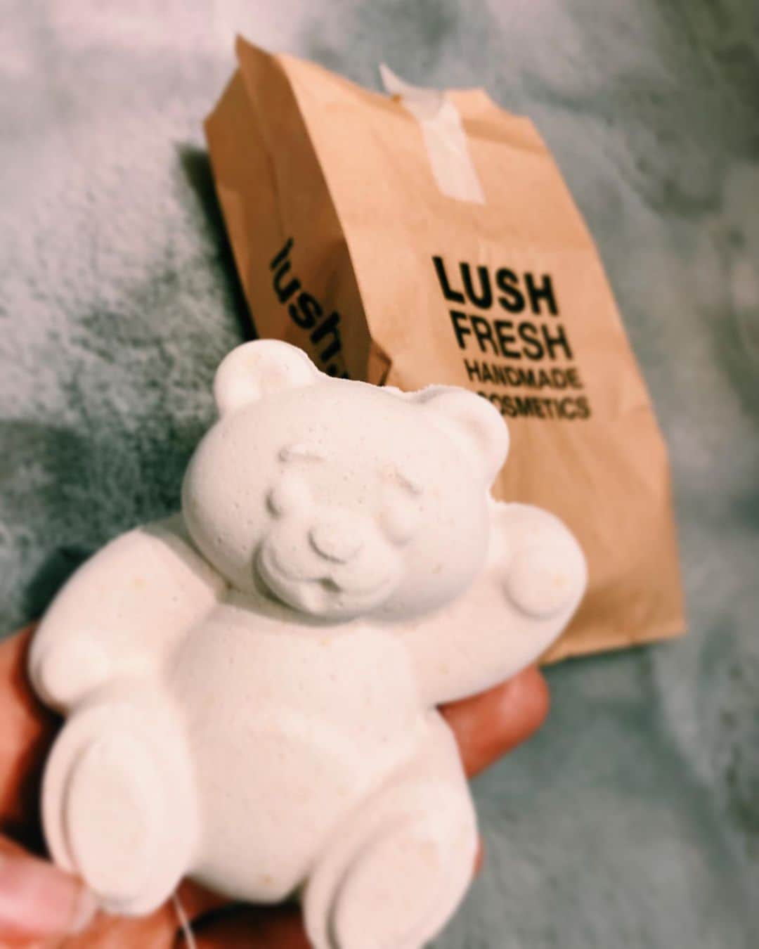 莉奈さんのインスタグラム写真 - (莉奈Instagram)「#lush #butterbear🧸♡﻿ ﻿ ﻿ #teddybear #bathbomb #vegan #crueltyfree #ラッシュ #バスボム #バターベア」2月7日 0時51分 - rinascollage