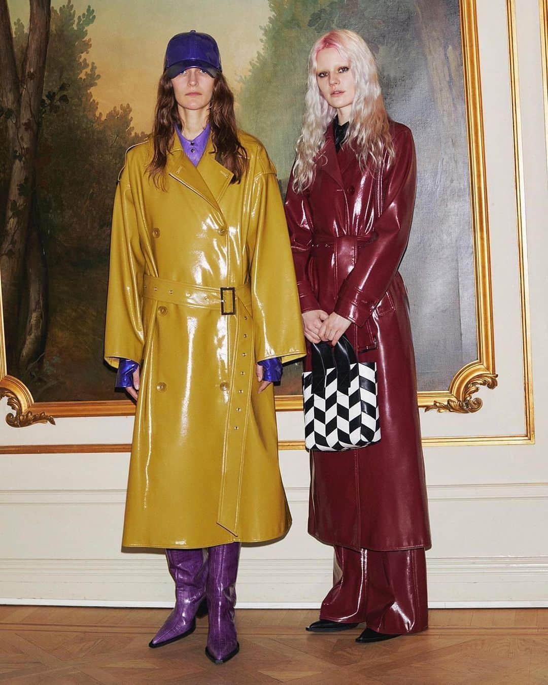Harper's BAZAARさんのインスタグラム写真 - (Harper's BAZAARInstagram)「#CopenhagenFashionWeek drifted by like a chic, mostly minimal dream sequence—such is the experience of taking in collections virtually now. But we’ll have some very tangible looks to remember it all by come fall 2021. From Ditte Reffstrup of @ganni’s cool-girl throwback MTV inspiration and Mark Kenly Domino Tan’s refined tailoring to @standstudio.official’s bold vegan coats—creativity is alive and well in Denmark. See the most memorable looks from #CFW at the link in our bio.」2月7日 1時11分 - harpersbazaarus