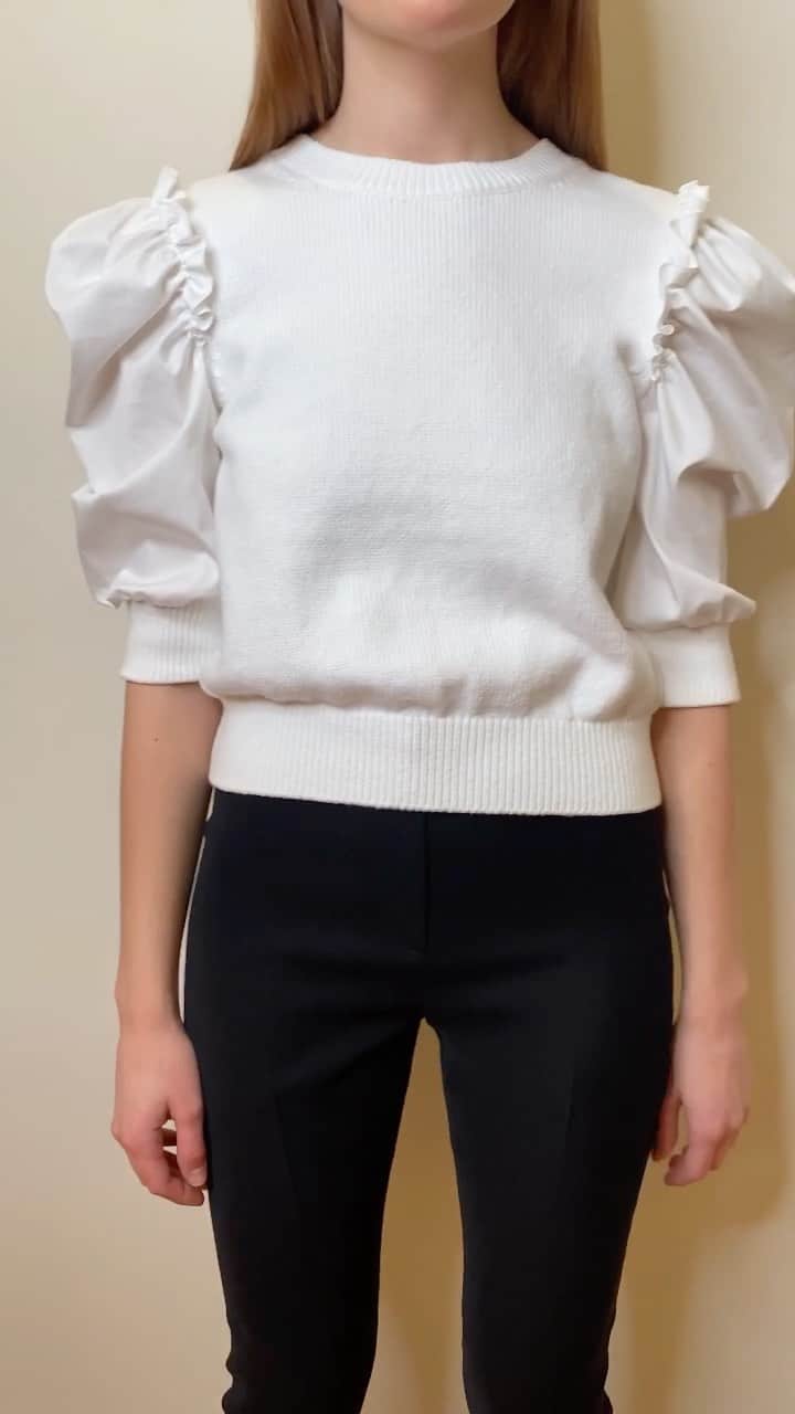 アディアムのインスタグラム：「#ADEAM knits to love, whether it’s powder pink or winter whites.」