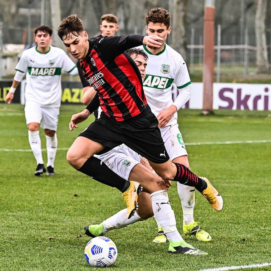 ACミランさんのインスタグラム写真 - (ACミランInstagram)「#MilanSassuolo: 2⃣-1⃣ Tonin-Olzer ✌️⚽ Starting the weekend well 👍 #MilanPrimavera #SempreMilan」2月7日 1時44分 - acmilan