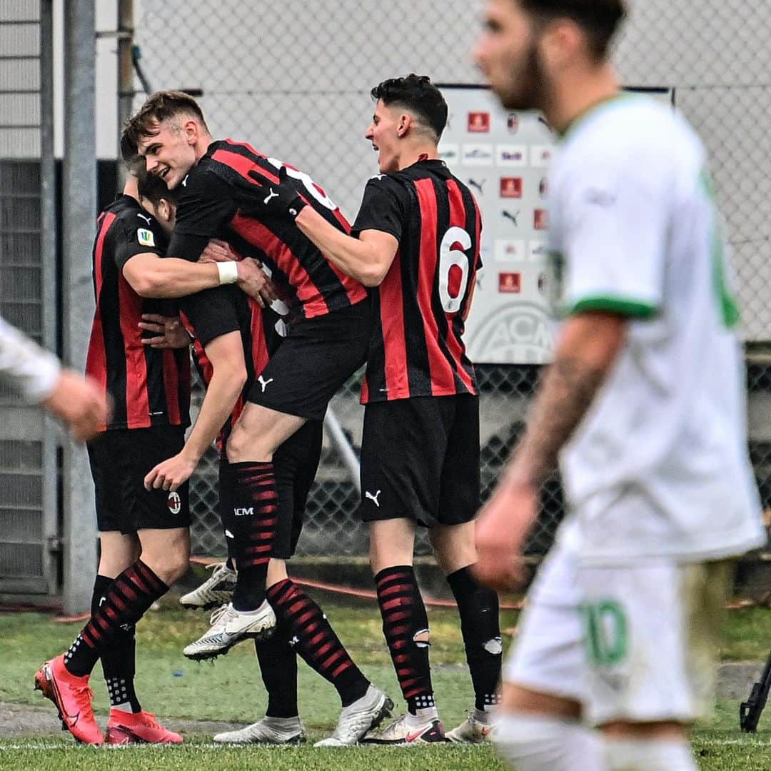 ACミランさんのインスタグラム写真 - (ACミランInstagram)「#MilanSassuolo: 2⃣-1⃣ Tonin-Olzer ✌️⚽ Starting the weekend well 👍 #MilanPrimavera #SempreMilan」2月7日 1時44分 - acmilan