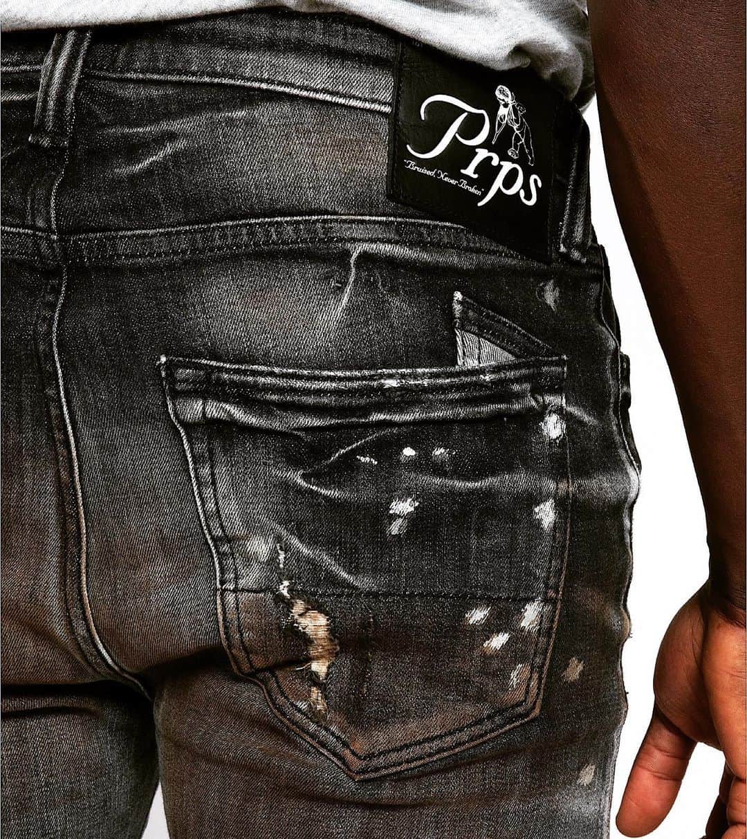 のインスタグラム：「PRPSJEANS SPRING COLLECTION RACE FOR SURVIVAL coming soon.  #bruisedneverbroken #prps #prpsjeans #prpsjeansco #jeans #denim #vintage #vintagedenim #vintagestyle #denimstyle #treatemtough #purpose #prpsgoods #prpsgoodsco #blm #blmmovement #blacklivesmatter #black #revolution #africa #blackart #fightingthegoodfight #weaintdeadyet #purposesounds #music」