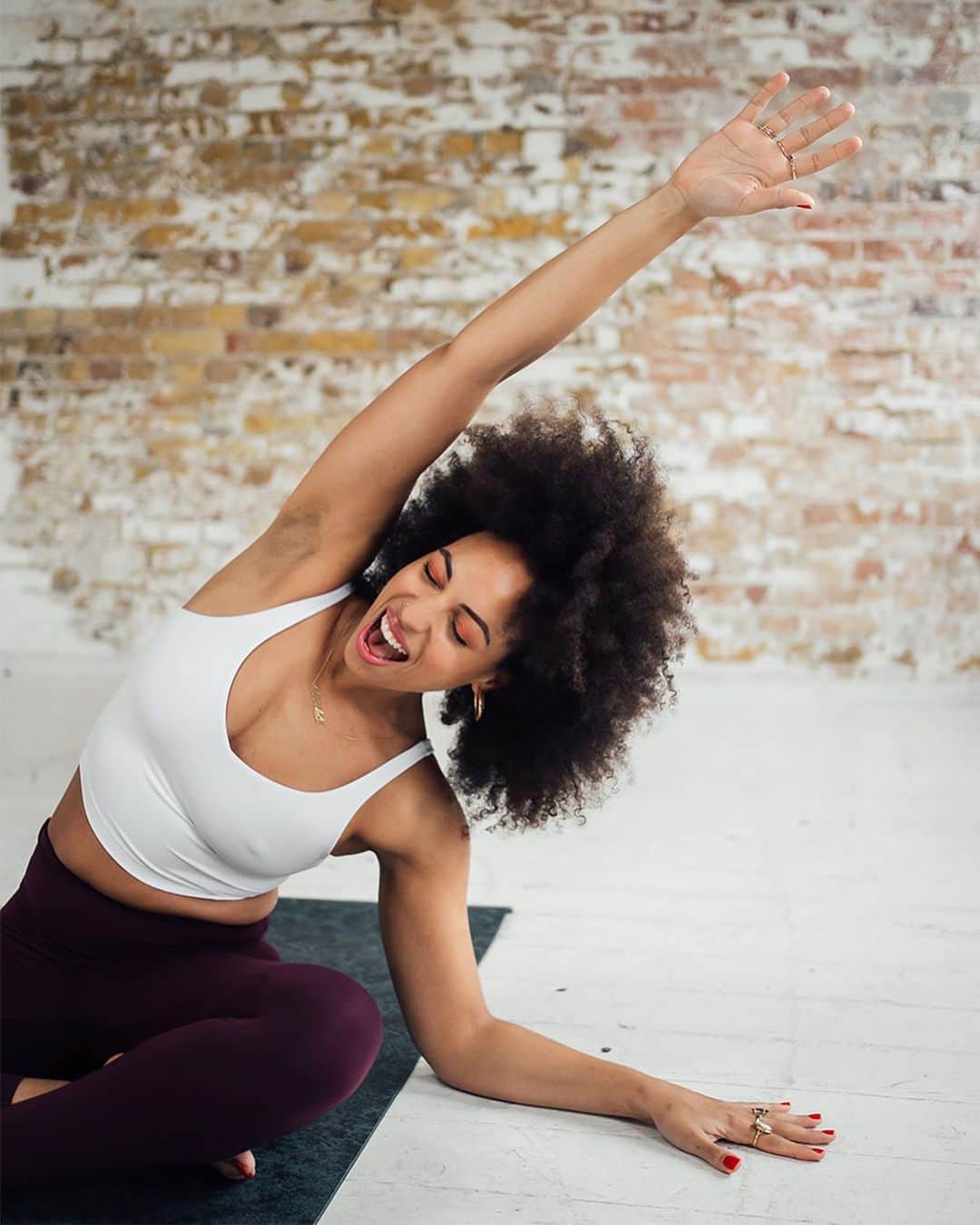 lululemonさんのインスタグラム写真 - (lululemonInstagram)「That feeling when you roll out your mat on the weekend. Tap to shop the Align Tank and Align Pant—made with buttery-soft Nulu™ fabric.  P.S. Check our Stories for Global Ambassador @misssanchialege’s latest interview with @dazed.」2月7日 1時58分 - lululemon
