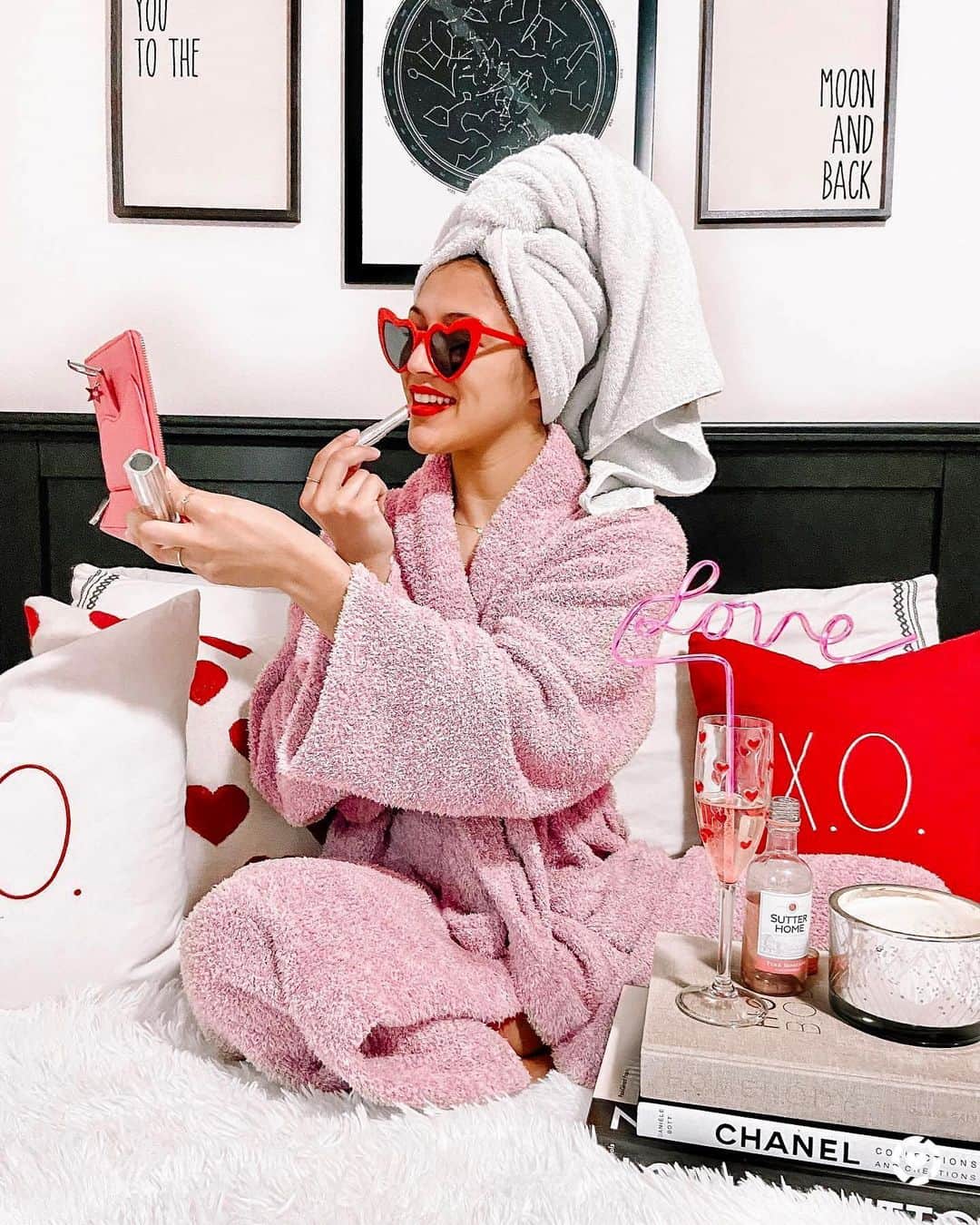 HomeGoodsのインスタグラム：「Love is…pampering yourself at home ♥️ #LoveIsHomeGoods (📸: @anika_sutter)」