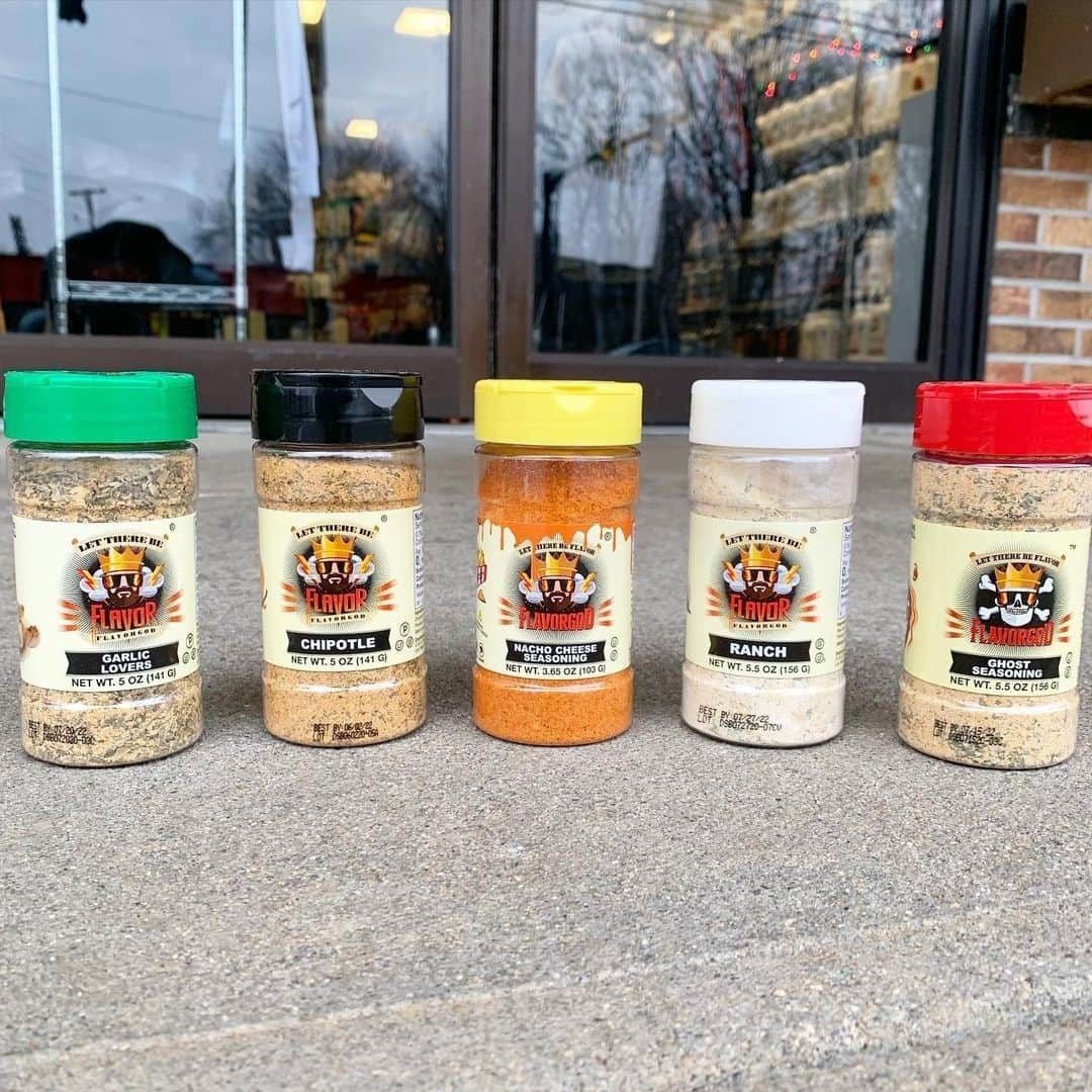 Flavorgod Seasoningsさんのインスタグラム写真 - (Flavorgod SeasoningsInstagram)「Add Delicious flavor to your meal preps with Flavor God Plant Based Seasonings! photo by @innovationfitnessri⁠ -⁠ All-Natural Ingredients. ZERO Calories Per Serving!!⁠ -⁠ Click the link in my bio @flavorgod⁠ ✅www.flavorgod.com⁠ -⁠ Meal Prep by: @⁠ -⁠ FlavorGod Seasonings:⁠ 🌿Made Fresh⁠ ☀️Gluten free⁠ 🥑Paleo⁠ ☀️KOSHER⁠ 🌊Low salt⁠ ⚡️NO MSG⁠ 🚫NO SOY⁠ ⏰Shelf life is 24 months⁠ -⁠ #food #foodie #flavorgod #seasonings #glutenfree #mealprep #seasonings #breakfast #lunch #dinner #yummy #delicious #foodporn」2月7日 2時02分 - flavorgod