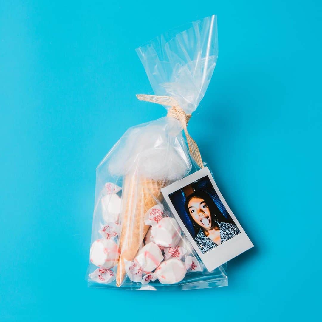 Fujifilm Instax North Americaさんのインスタグラム写真 - (Fujifilm Instax North AmericaInstagram)「SWEET TREATS for the sweetest friends around! 🍬 Has anyone else noticed we’ve been posting a lot about candy? Or is it just us 😳😳⁠⁠ .⁠⁠ .⁠⁠ .⁠⁠ #instaxathome⁠⁠ #minilink⁠⁠ #dontjusttakegive⁠⁠ #giveSWEETS!」2月7日 2時02分 - fujifilm_instax_northamerica