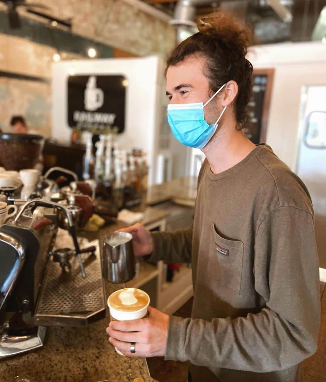 コリー・ロバートソンさんのインスタグラム写真 - (コリー・ロバートソンInstagram)「@johnluke_robertson and @marykaterob are now the proud owners of a coffee shop! (Actually 2, plus a roaster 🎉) How fun is that!!   Yes, John Luke is still the executive director of @campchyoca and so many great things are happening there, but coffee has been a passion of his for a while now, and when this opportunity came, he was all in!   One of my favorite things about him is he’s a dreamer and a doer!!! I love it! #proudmom   John Luke and @marykaterob we couldn’t be more excited for you and this next adventure! Shep’s going to be the cutest little barista in town!   @railwaycoffee is in downtown Ruston 🤍 If you are in the area or driving through, stop in for delicious coffee and an açaí bowl. You’ll be so glad you did!」2月7日 2時07分 - bosshogswife