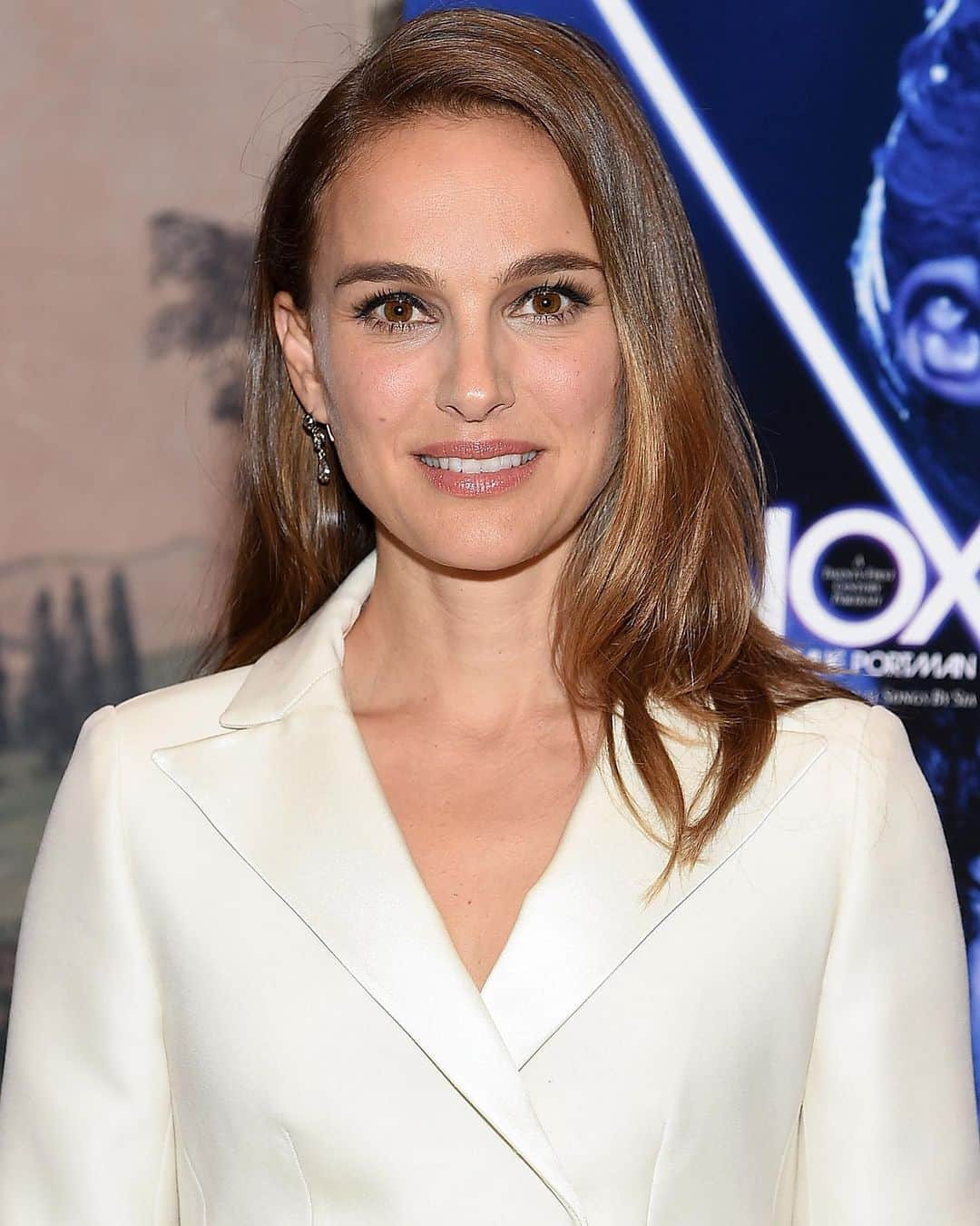 Just Jaredさんのインスタグラム写真 - (Just JaredInstagram)「Natalie Portman spoke out to deny pregnancy rumors after a tabloid posted alleged “baby bump” photos of her. Tap this photo at the LINK IN BIO for the full story. #NataliePortman Photo: Getty」2月7日 2時15分 - justjared