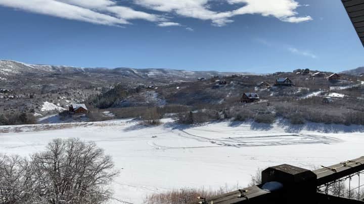 ブレッキン・メイヤーのインスタグラム：「Quick 10hr drive. Worth it.」