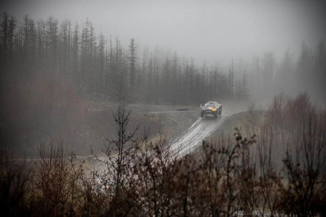 ジェンソン・バトンさんのインスタグラム写真 - (ジェンソン・バトンInstagram)「😍 @jbxeracing @extremeelive #waltersarena #wales #ev #electricmotorsport #offroad #racing #scenery」2月7日 2時31分 - jensonbutton