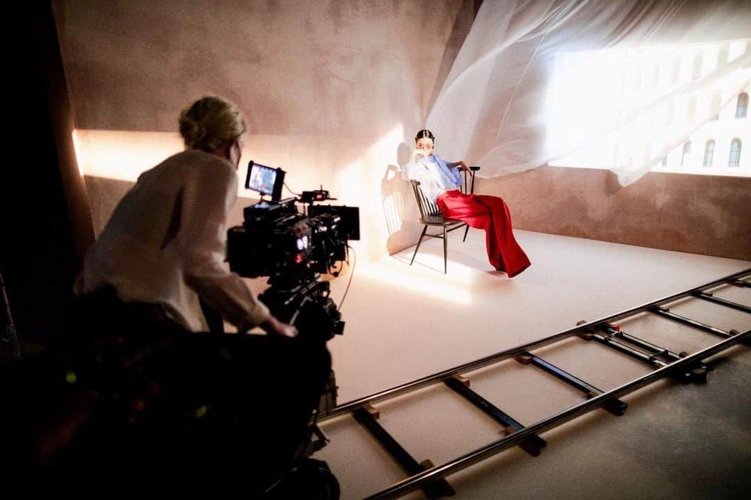 Fendiのインスタグラム：「Focal point. An exclusive backstage moment on the set of the #FendiSS21 campaign photoshoot.」