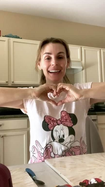 ターニャ・テイトのインスタグラム：「Join me and Ozzie for breakfast」