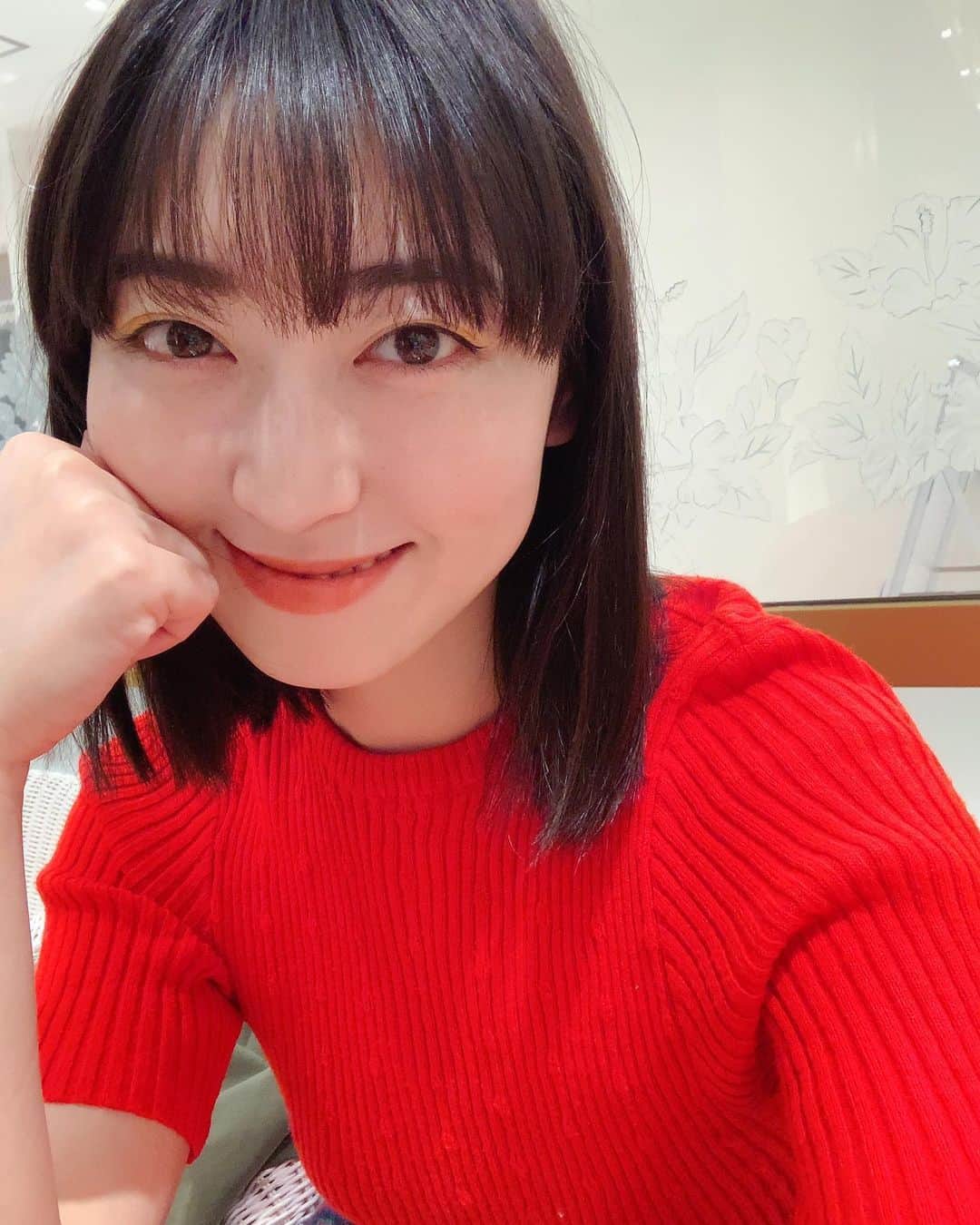 中里亜美のインスタグラム：「日々生まれ変わるのに忙しい！」