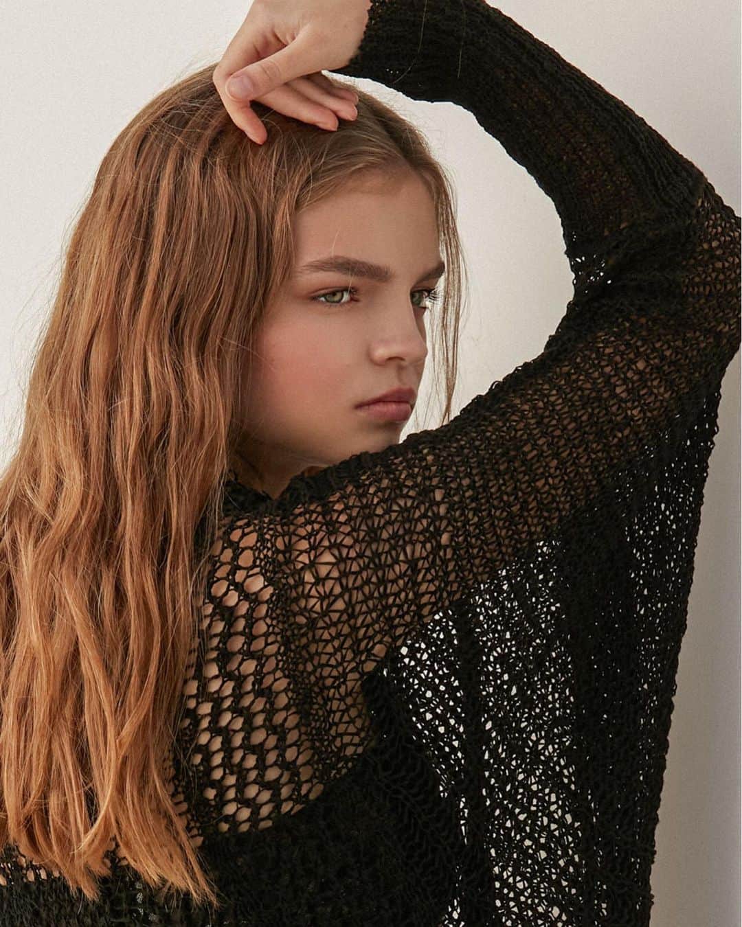 メドモアゼルのインスタグラム：「Let the sun shine through this beautiful piece to let your skin embrace the heat   Mesdemoisellesparis.com  #mesdemoiselles #springsummer21」