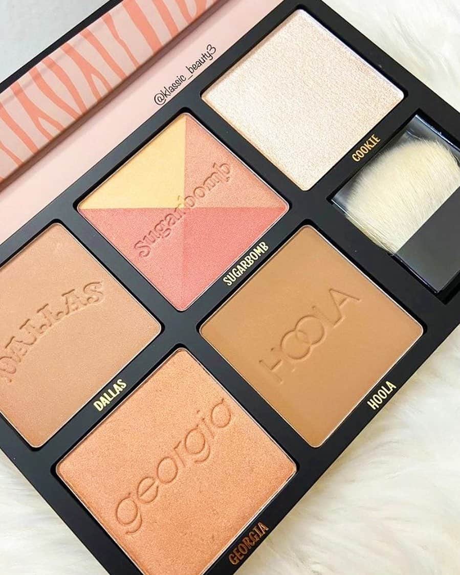 Benefit Cosmeticsさんのインスタグラム写真 - (Benefit CosmeticsInstagram)「It’s a cheek party! 🎉 Score our #cheekstars blush, bronze and highlight palette for 40% off now at @macys! 💞#regram @klassic_beauty3 #benefit」2月7日 3時18分 - benefitcosmetics