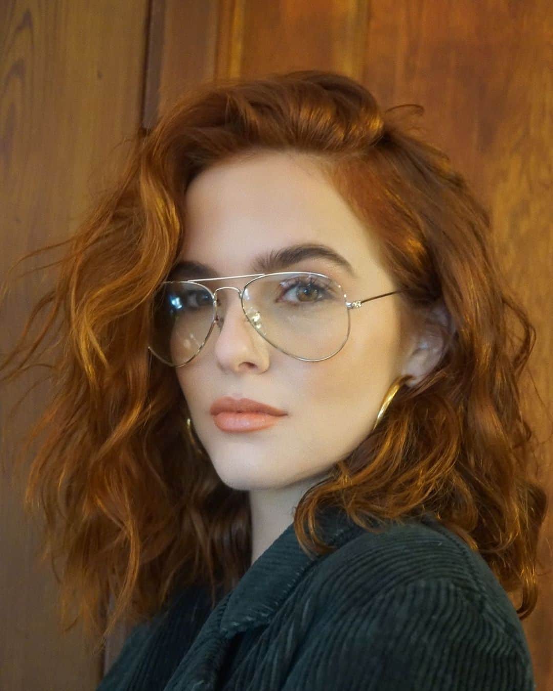 ゾーイ・ドゥイッチのインスタグラム：「@ mom we definitely used the wrong red dye but」