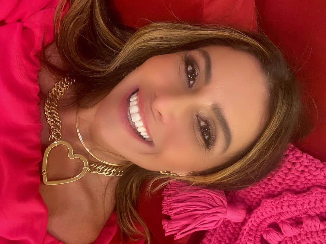 Giovanna Antonelliのインスタグラム：「Por aqui gravando ... e vc por aí? 🌟」