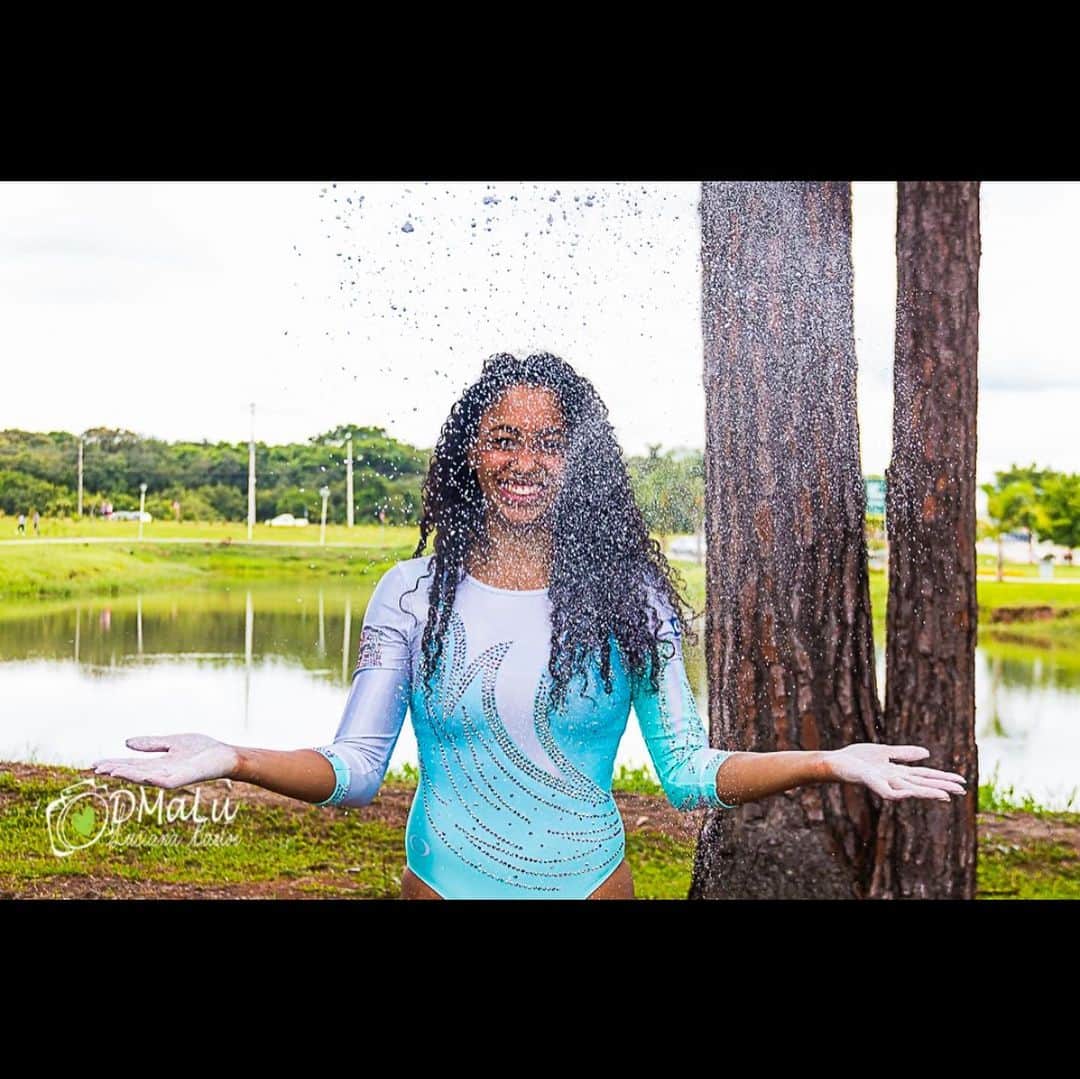 カロリーネ・ペドロのインスタグラム：「Happy✨🥰🍃 . . 📸by: @dmalufotografia  a melhor🥰🥰🥰」