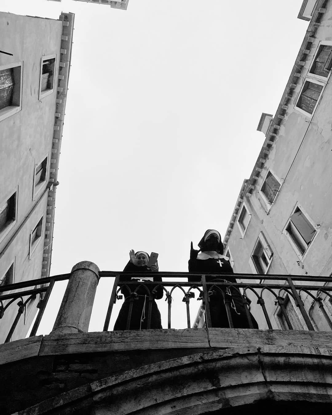 サラ・フェルバーバウムさんのインスタグラム写真 - (サラ・フェルバーバウムInstagram)「Da Venezia è tutto.  . . . #carnevaledivenezia #venice #dayoff」2月7日 3時33分 - sarahfelberbaum