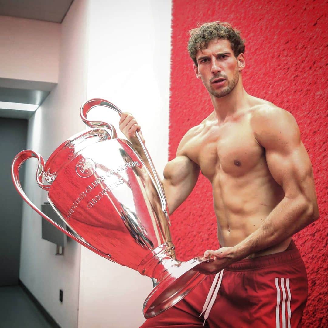 UEFAチャンピオンズリーグさんのインスタグラム写真 - (UEFAチャンピオンズリーグInstagram)「Leon Goretzka is 26 today 🎉🎈 Nickname for this #UCL winner❓  #UCL #FCBayern #HBD」2月7日 3時47分 - championsleague