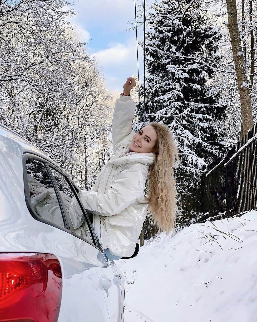 SHEINのインスタグラム：「Are you ready for an adventure? ☃️ @bezruchko_l  Shop Item #: 1975904  #SHEINgals #SHEINstyle #SHEINSS21 #chic」