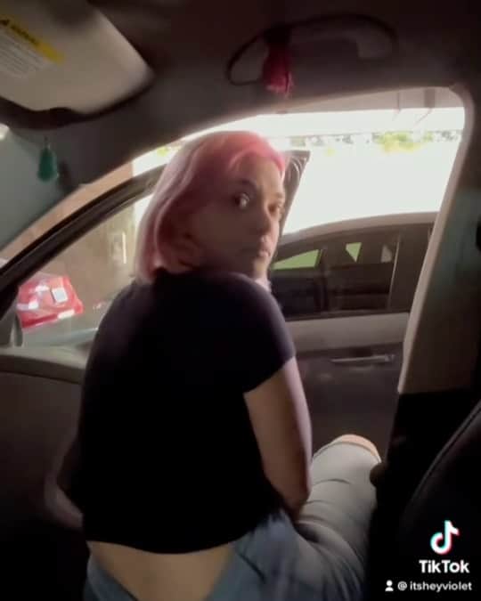 HEY VIOLETのインスタグラム：「our garage has ✨cute✨ acoustics... also, do u follow us on tiktok orrrr....」
