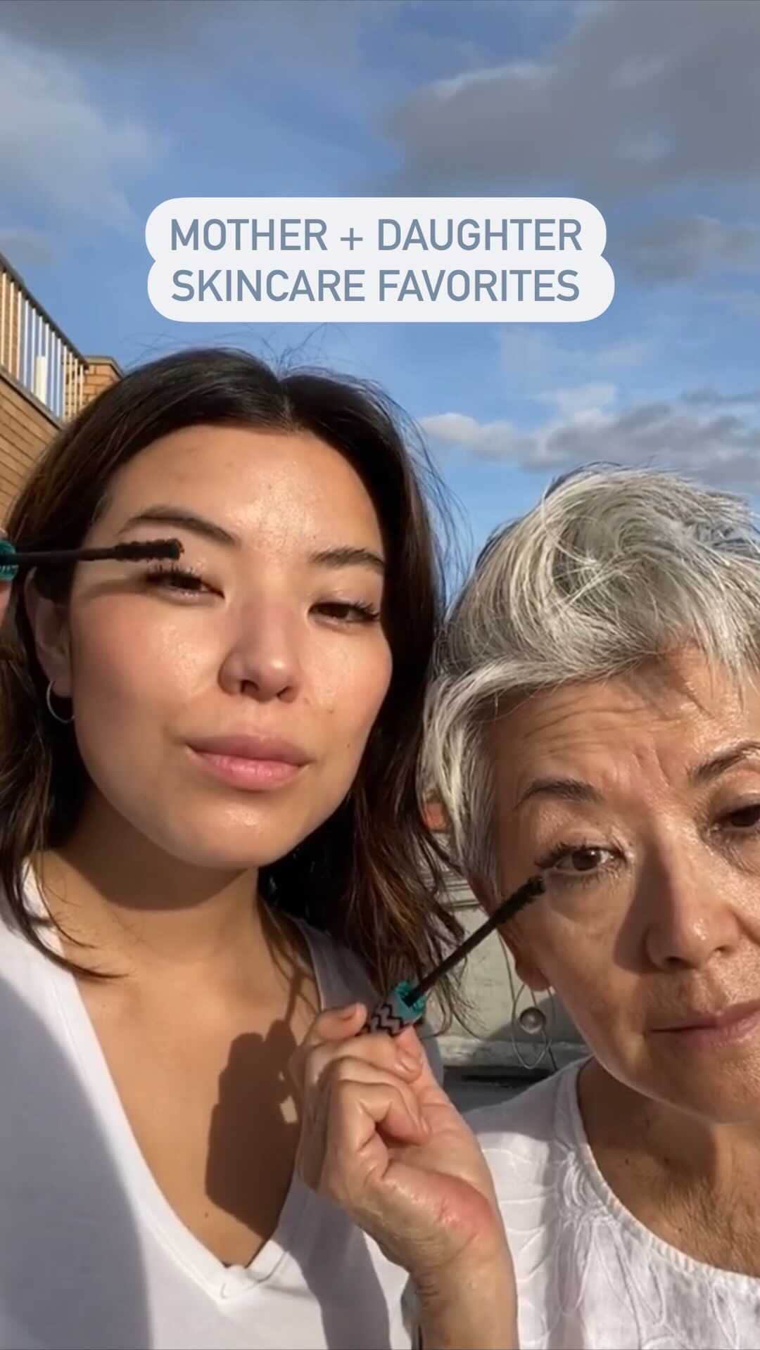ジョジー・マランのインスタグラム：「Good skin runs in the family 😉 @mexicanbutjapanese and her mom, @platinumpunk, share a few of their favorite Josie Maran formulas! ⠀⠀⠀⠀⠀⠀⠀⠀⠀ Their Argan-powered ritual: 🍼Cleanse with Argan Milk Clean Skin Niacinamide Cleanser 🌟Illuminate skin with Argan Bright Vitamin C Serum 💯Seal in the goodness with 100% Pure Argan Oil ✨Top off with Argan Black Oil Mascara ⠀⠀⠀⠀⠀⠀⠀⠀⠀ #skincare #skincareroutine #josiemaran #skincareproducts #skincaretips」