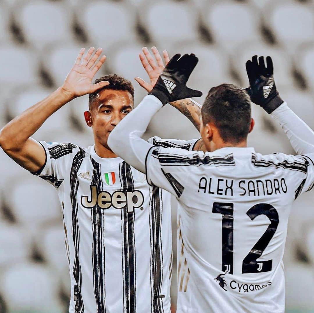 のインスタグラム：「Carattere e sacrificio per continuare a crescere come squadra. Grande vittoria! #ForzaJuve ⚪⚫💪🏽」