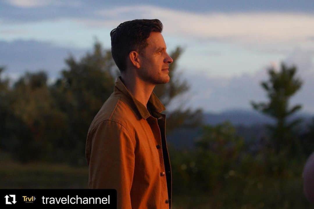 ブライス・ジョンソンのインスタグラム：「THIS 👏 TEAM 👏. 📸: Expedition Bigfoot. #trvlbigfoot New episode air Sunday’s on @discoveryplus  @mrbrycejohnson  @mireyamayor  @russell.acord  @authorronnyleblanc  #Repost @travelchannel with @make_repost ・・・」