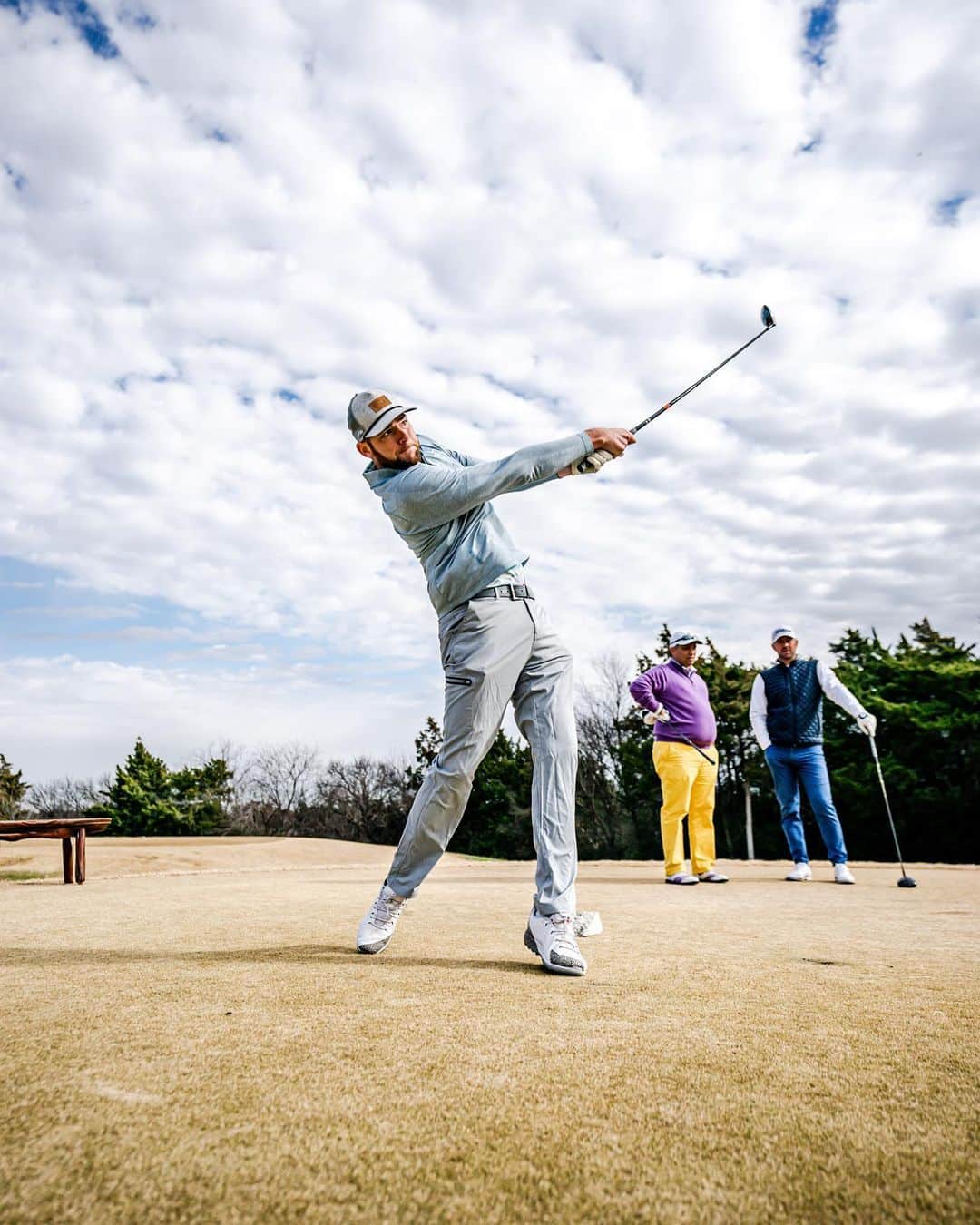 Dude Perfectさんのインスタグラム写真 - (Dude PerfectInstagram)「DP golf day at Dallas National was 🔥🔥🔥 (Shout out to Ty, Coby and Gar for not taking a single photo all day 👌)」2月7日 4時53分 - dudeperfect
