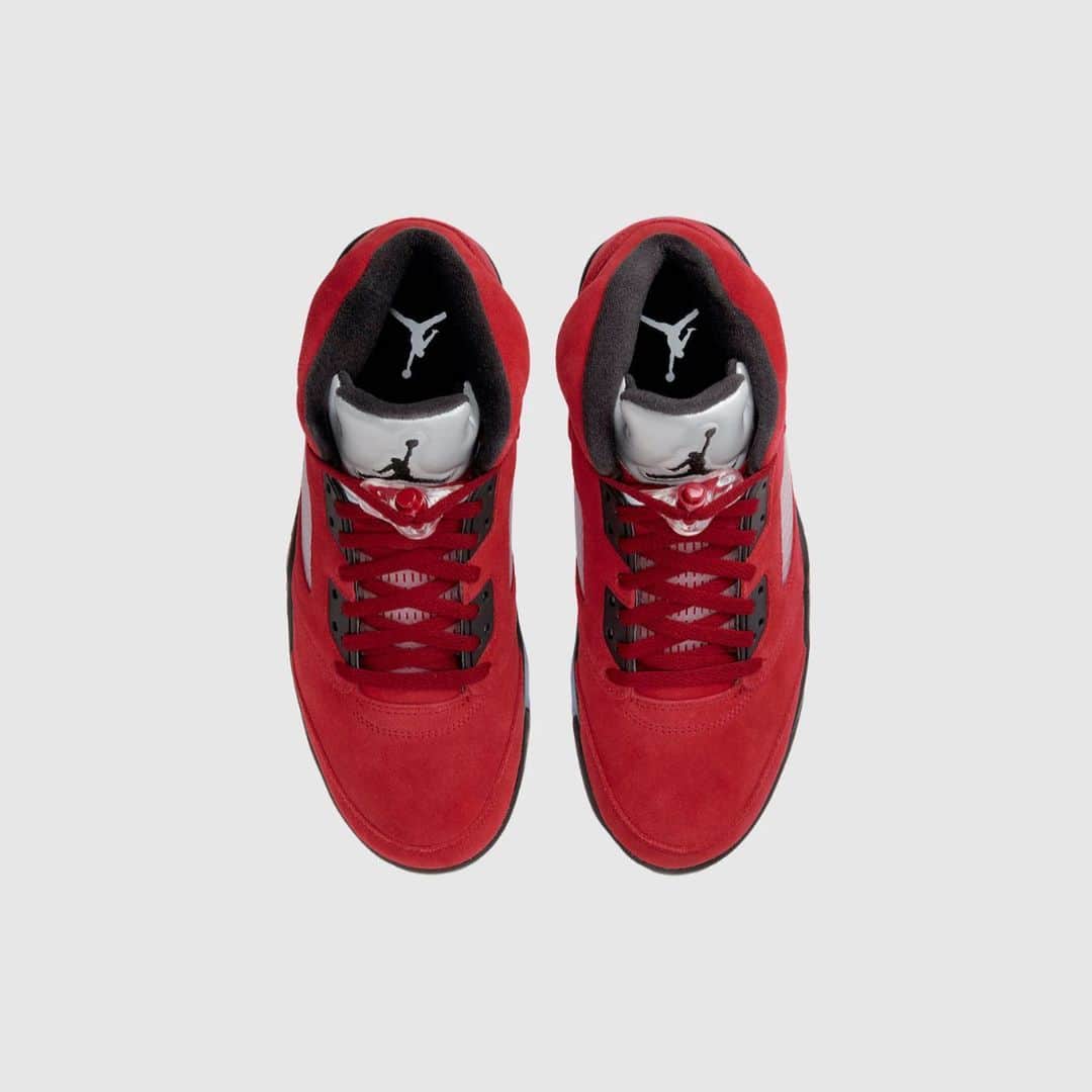 Sneakgalleryさんのインスタグラム写真 - (SneakgalleryInstagram)「Official images of the Air Jordan 5 #RagingBull scheduled to release April 10th.」2月7日 5時09分 - sneakgallery